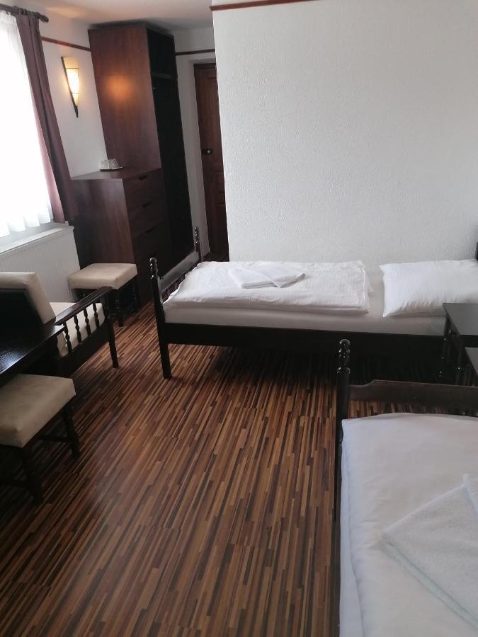Motel M Malacky Extérieur photo