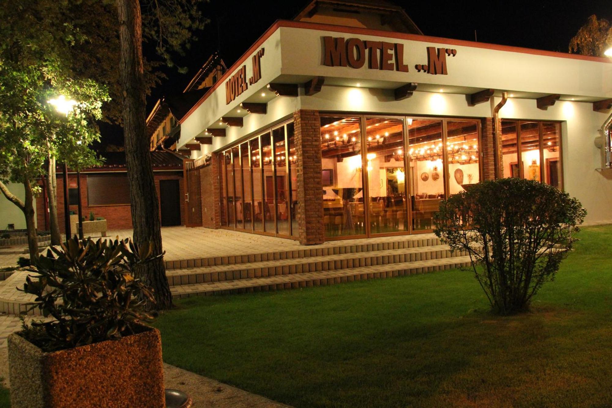Motel M Malacky Extérieur photo